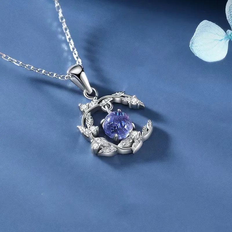 Women's Light Luxury Senior Design Sense Girls Clavicle Chain Pendant Necklace