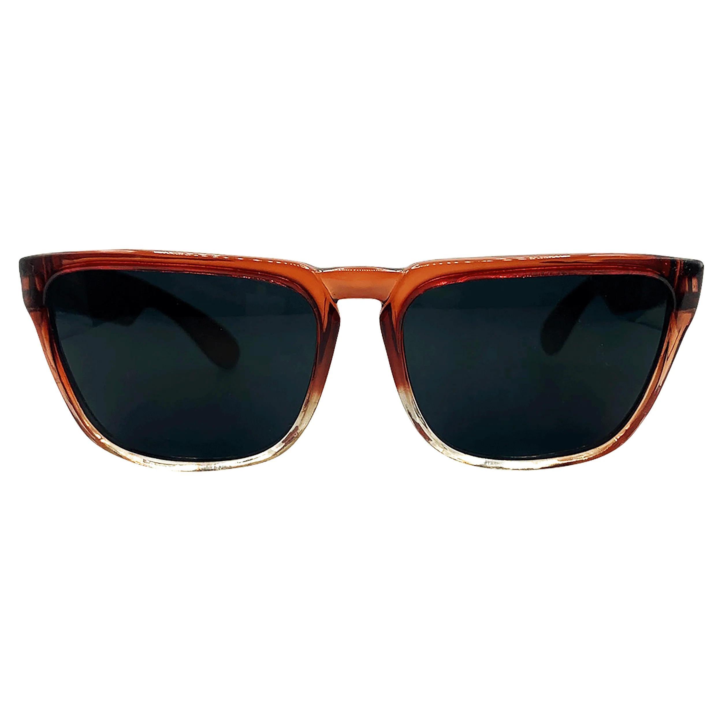 Chic Frames for the Fashion-Forward Explorer