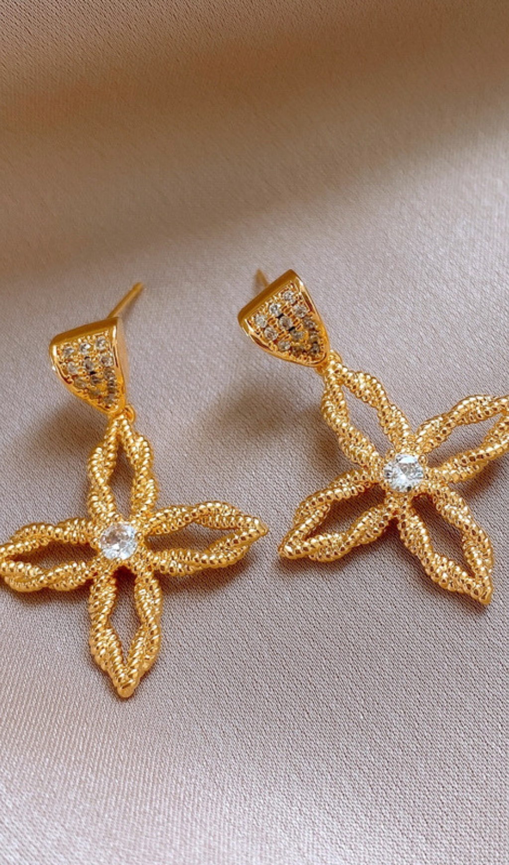 Del Gold Cross Flower Earrings